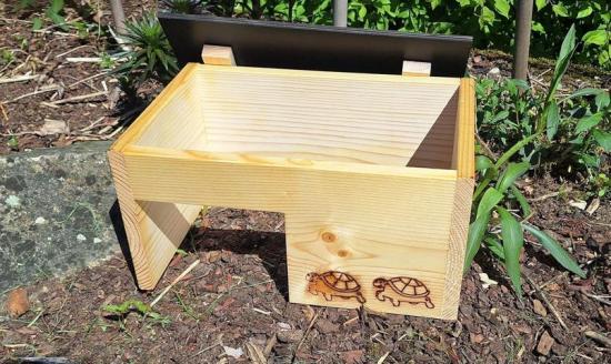 Preview: Interior view of Woidherz XXL wooden tortoise house for garden enclosure