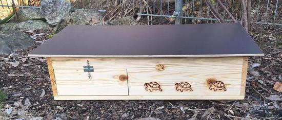 Woidherz XXL wooden tortoise house made from varnished pine wood for garden enclosure