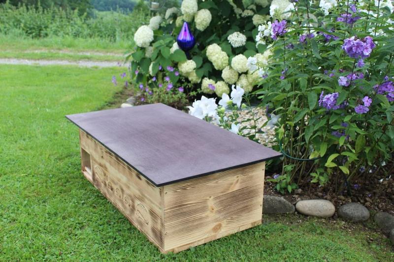 Woid Herz XXXXL Igelhaus (IG6) gebrannt incl Futterschalen