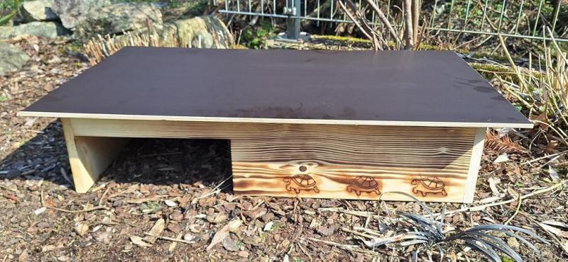 Woidherz large wooden tortoise shelter made from burnt pine wood
