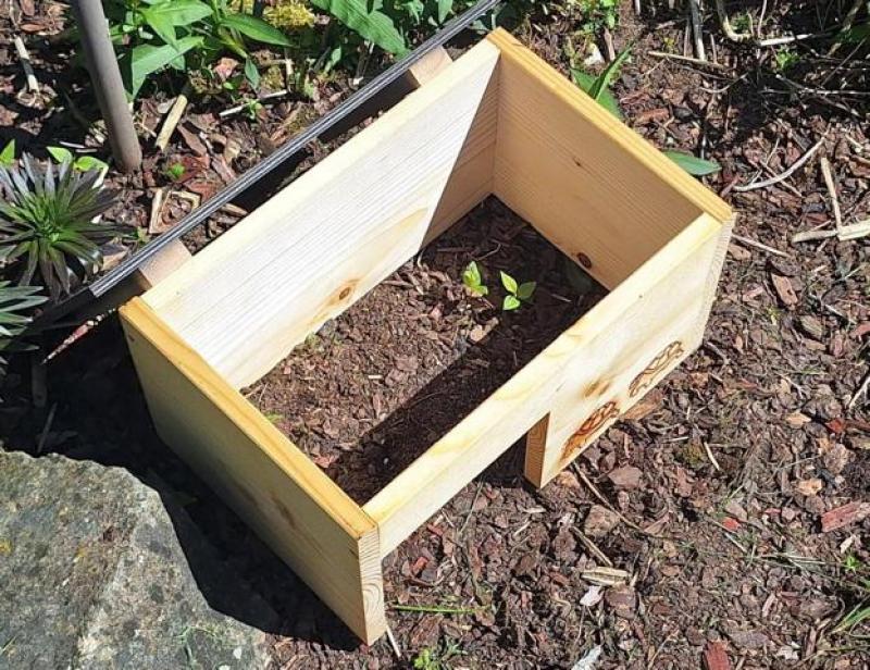 Woidherz tortoise shelter ventilation openings for fresh air circulation
