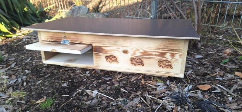 Woidherz XXL wooden tortoise house made from varnished pine wood for garden enclosure